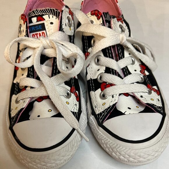 Converse x Hello Kitty Chuck Taylor All Star Low Top Size Kids 11 - Picture 1 of 8